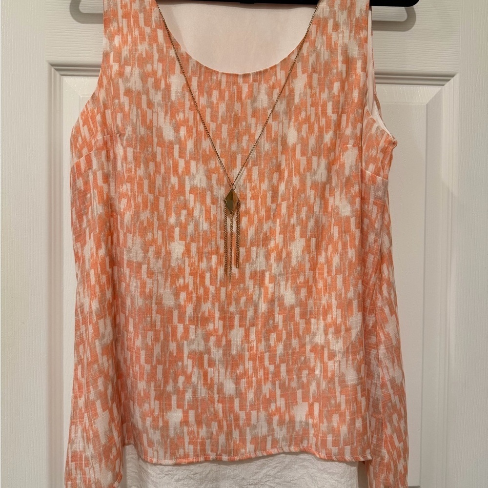 AB Studio Peach and White Sleeveless Blouse